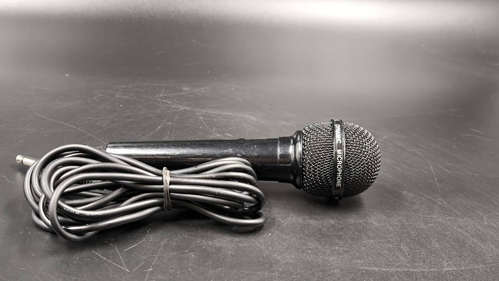Uni-Directional Dynamic M5 Microphone Used Working Black