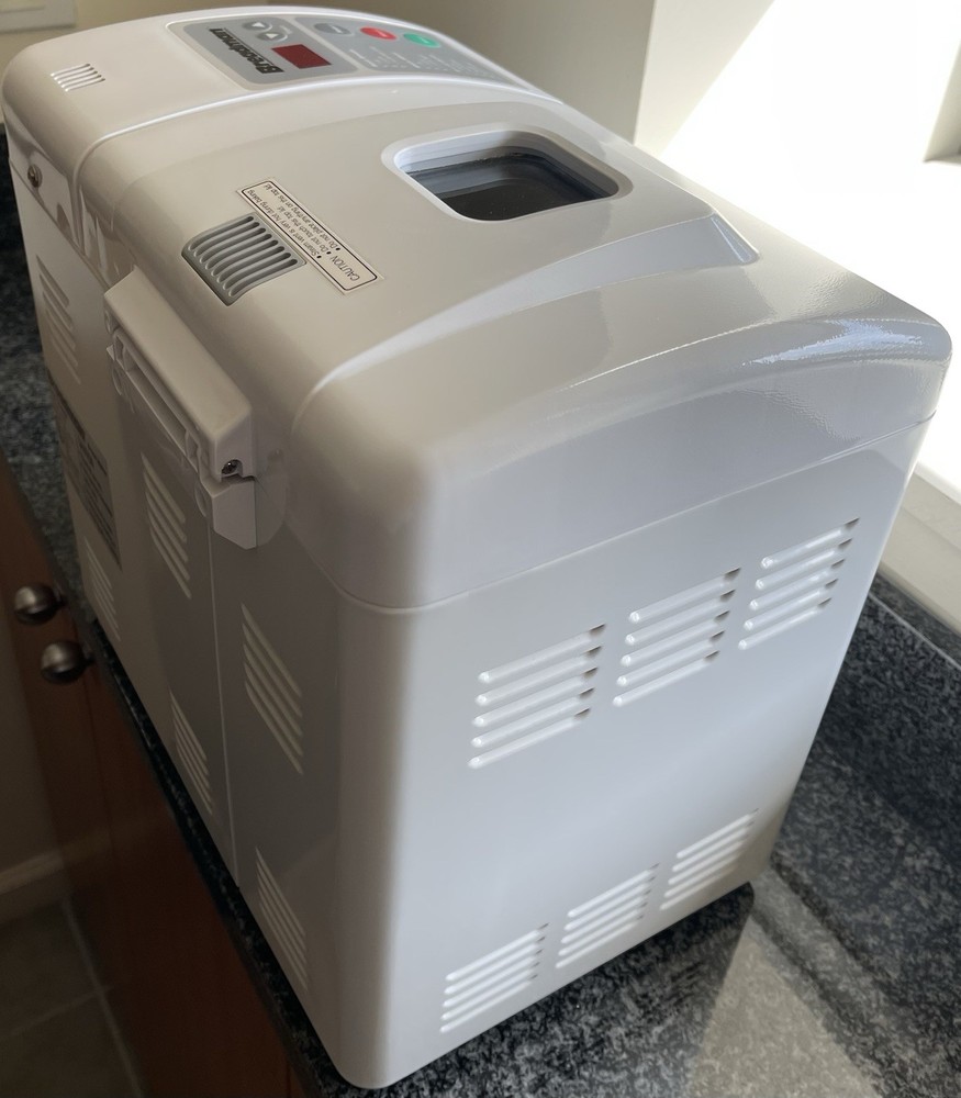Breadman Trillium TR-500 Automatic Bread Maker Machine White  Pan & Paddle Japan