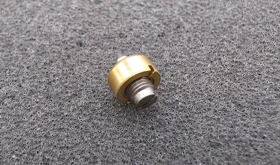 Technics sl1200 Ltd, Tonearm Pivot Screw (free shiping)
