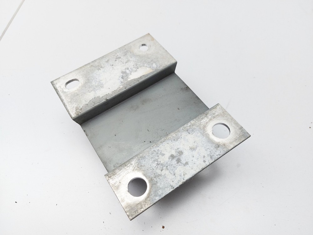JAGUAR XK X150 FRONT WING SUPPORT BRACKET 2006