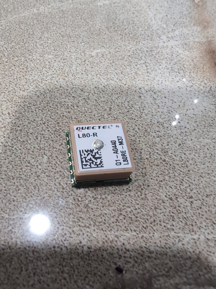 L80r-M37 GPS Transceiver Module 1.575GHz Integrated Ceramic antenna-Quectel