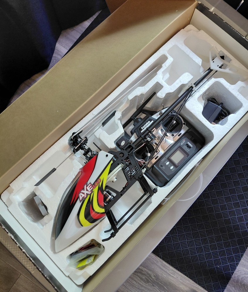 Heli-Max AXE 400 3D RTF Helicopter