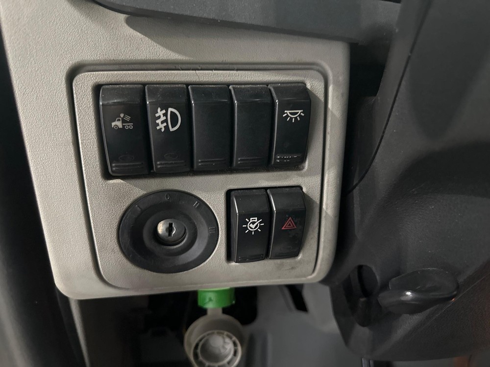 2013-2022 Peterbilt 579 IGNITION Dash Panel - Used