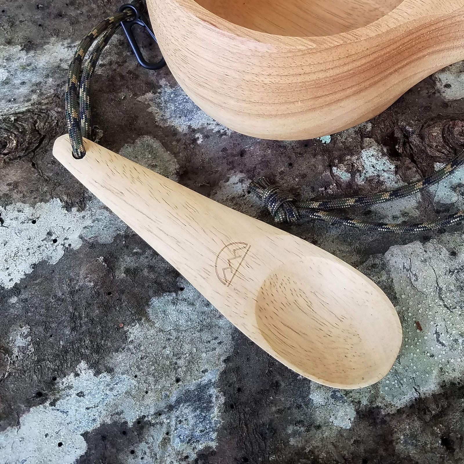 Hand Carved Nordic Spónn - Solid Wood Camp Spoon