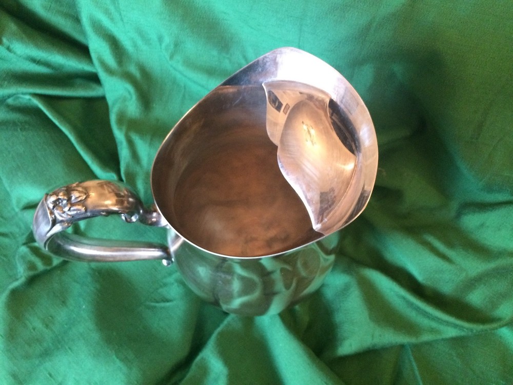 Vintage Oneida Pitcher Silverplated Beverage Water 64oz