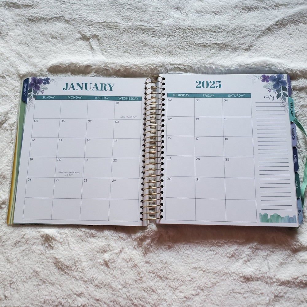 The Creative Expert 12 Month Dated Planner Read Description