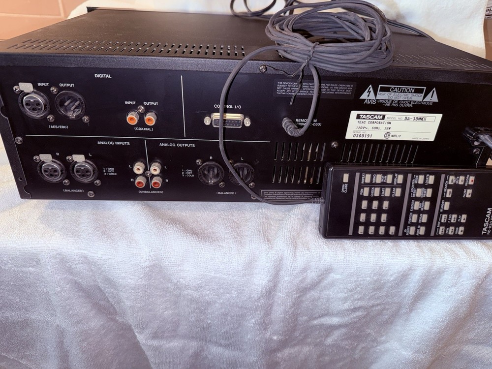 “WORKING” Tascam DA-30 MKII Digital Recoder Player + wired remote plugs in rear