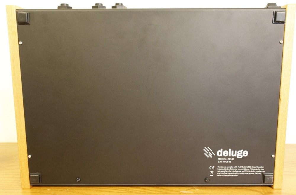 Synthstrom Audible Deluge DE-01 -Synth, Sampler and Sequencer -MINT- DeckSaver