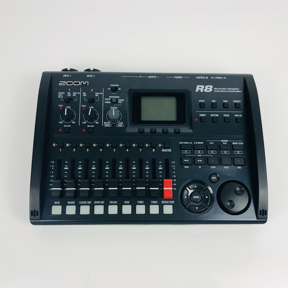 Zoom R8 Multitrack Digital Recorder 8-track MTR Sampler Working Order