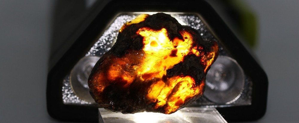 Indonesian Blue Amber West Java Indonesia UV Fluorescent COA 6145