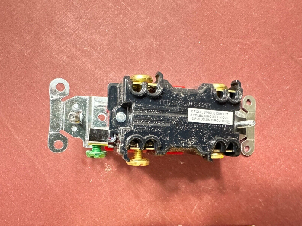 Hubbell 1222B Toggle Switch Hubbell-Pro Double Pole Back/Side Wiring Brown