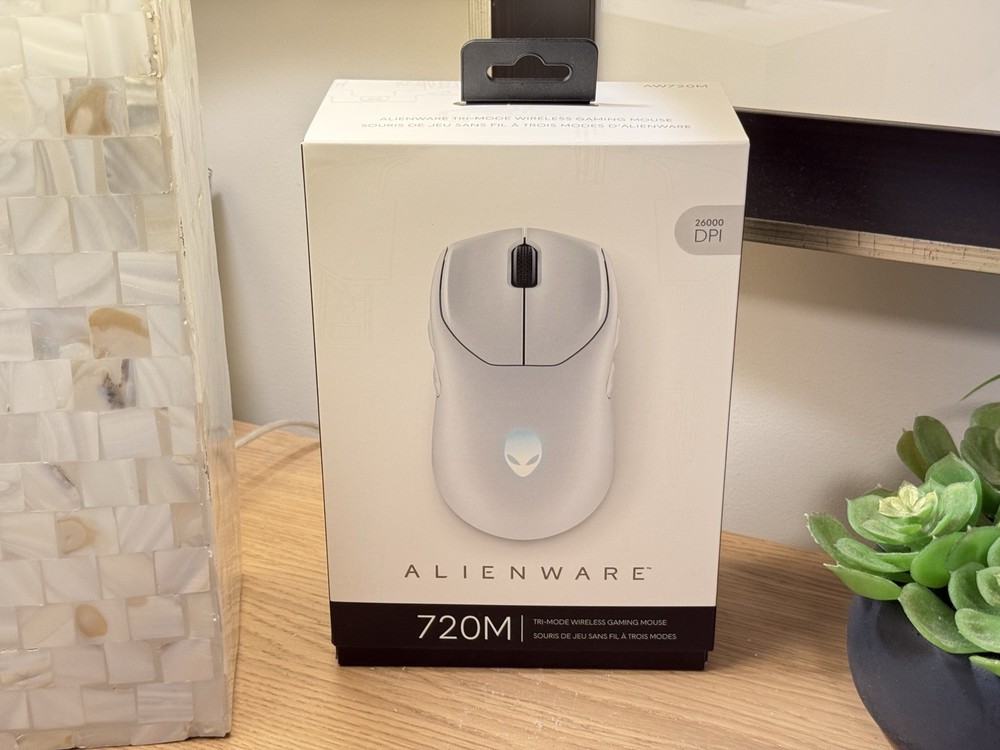 NEW Alienware Tri-Mode AW720M Wireless Gaming Mouse, Optical Sensor, Lunar Light