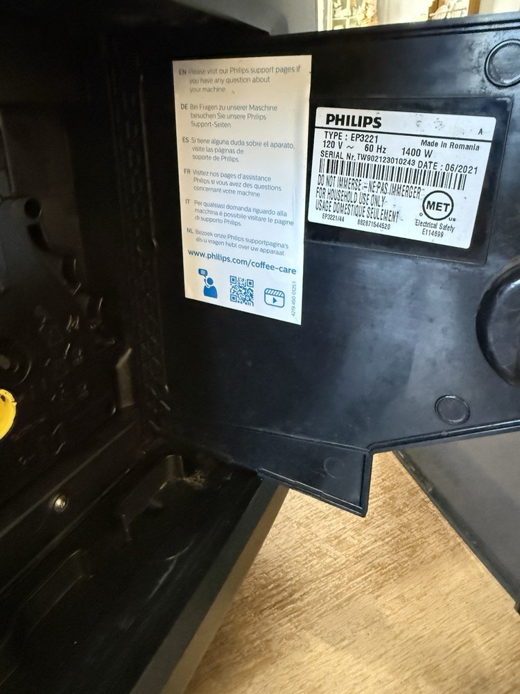 Philips 3200 LatteGo Fully Automatic Espresso Machine Black - EP3221