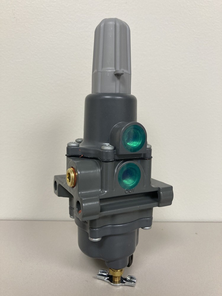 Fisher 67CF-1663 Pneumatic Regulator 250psi 0-35psi