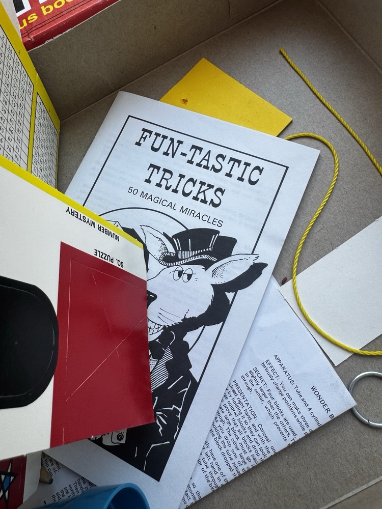 GREAT MAGICIAN'S MAGIC SET Perform 75 Tricks Set