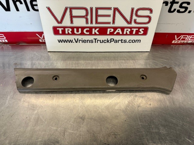 KENWORTH WINDOW PILLAR TRIM