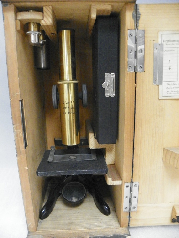 Antique Brass Microscope E. Leitz Wetzlar Germany w/Instruments Wood Box Key