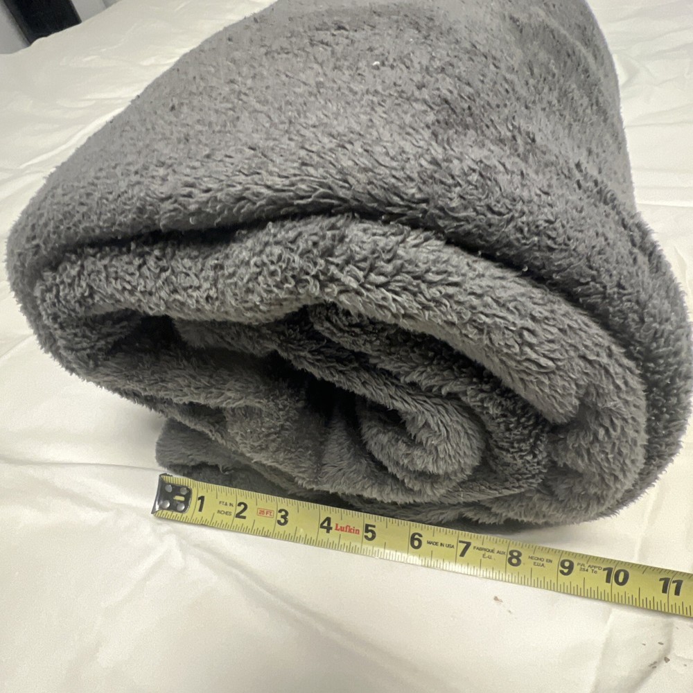 Target Threshold KING SIZE "PLUSH"/Throw/Blanket 94”x88”Gray Reversible