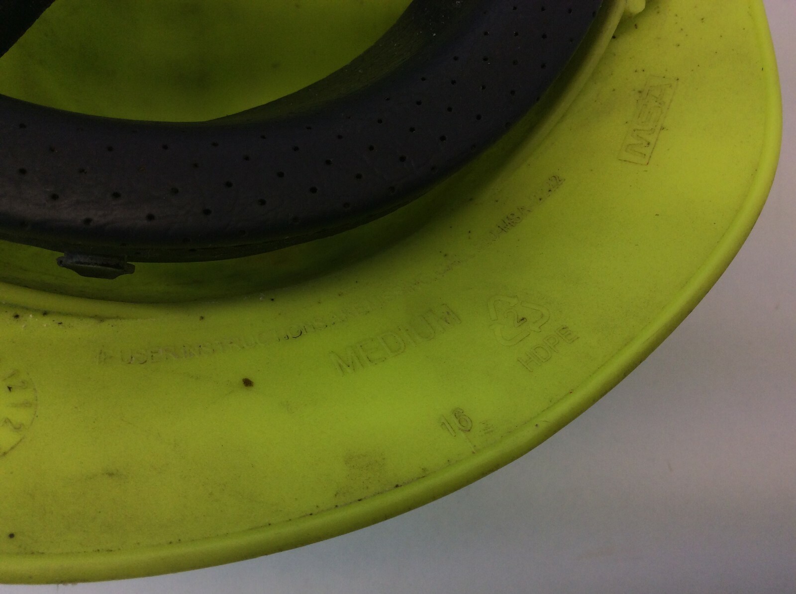 Vintage Used Minerals Technologies Yellow/Green HiViz V-Gard MSA Medium Hardhat