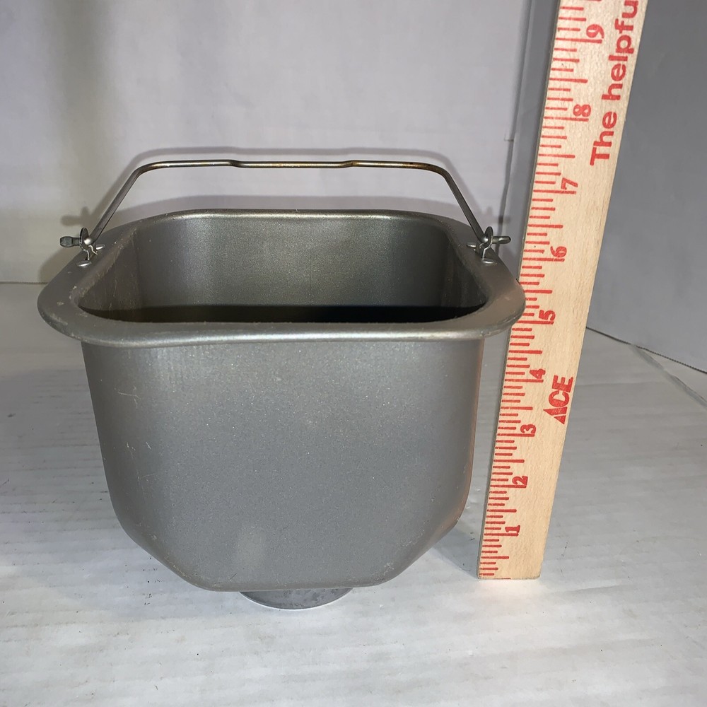 Sunbeam Oster Bread Maker Machine Model 4807 Replacement Parts Pan And Paddle