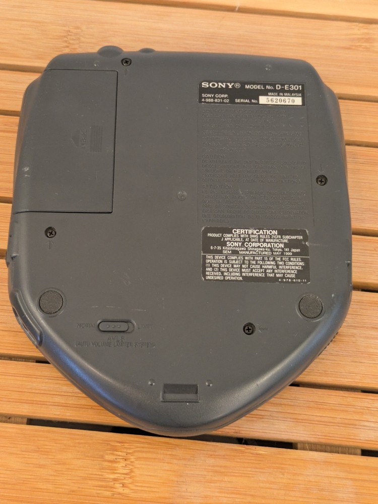 Sony Discman ESP D-E301 Compact Disc Player Portable CD Digital Mega Bass