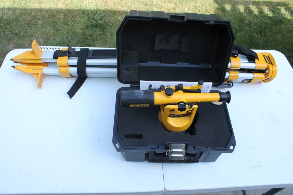 Transit level wit Tripod, Rod, Carrying Case