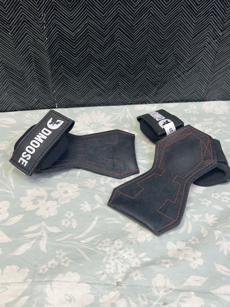 Dmoose Weight Lifting Hand Straps Grips Small Pair