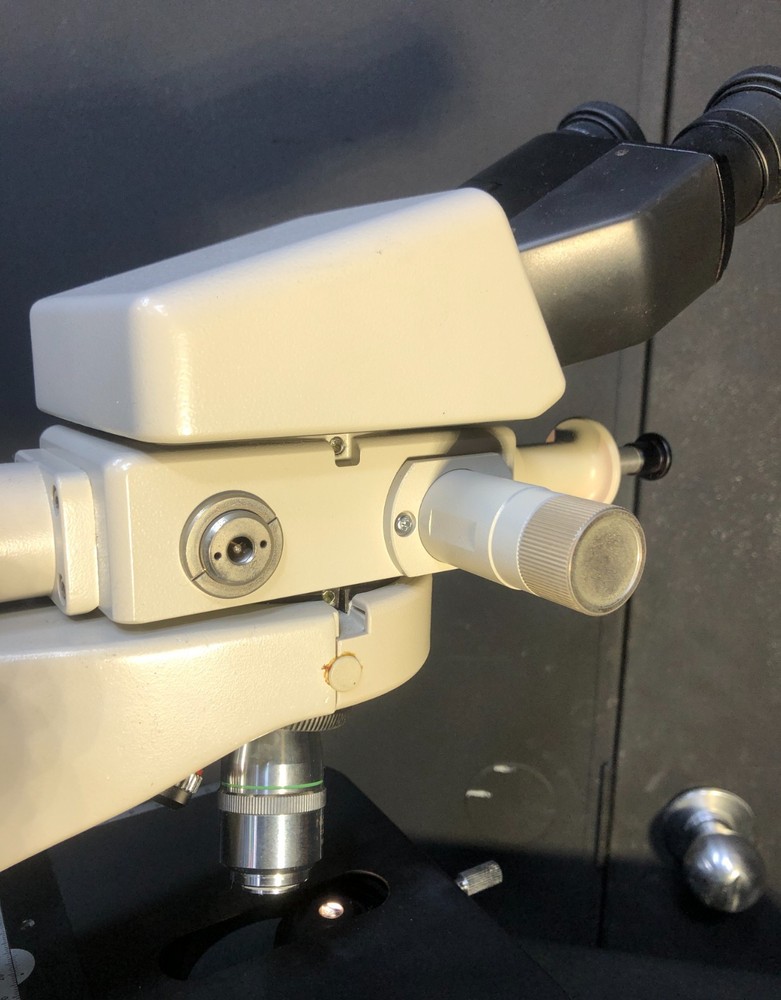 Nikon Labophot 2 Microscope Dual Viewing Heads with 5 Objectives