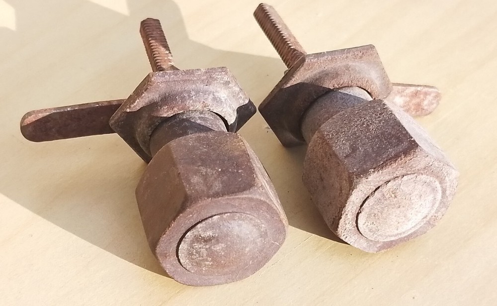 Vintage Old Antique Bakelite Olde Screw Thread Handles Pair Turning Knobs 2