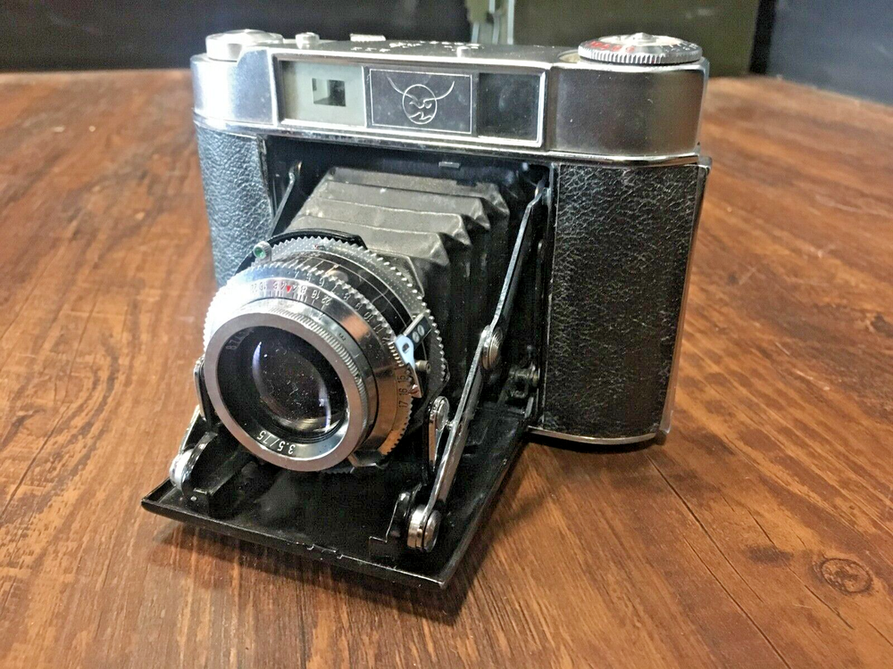 Vintage Seagull 203 Rangefinder Camera