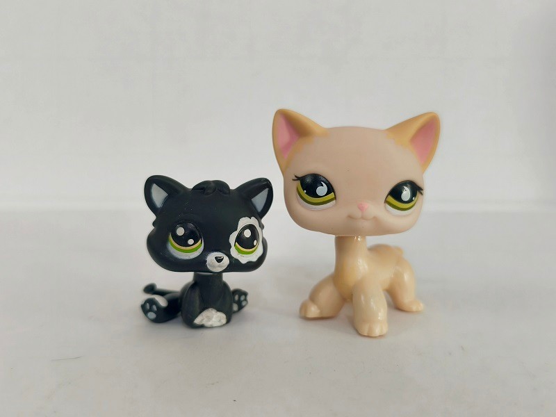 2pcs/lot Littlest Pet Shop LPS Black Kitten and Yellow Cat #733 Figure Toys