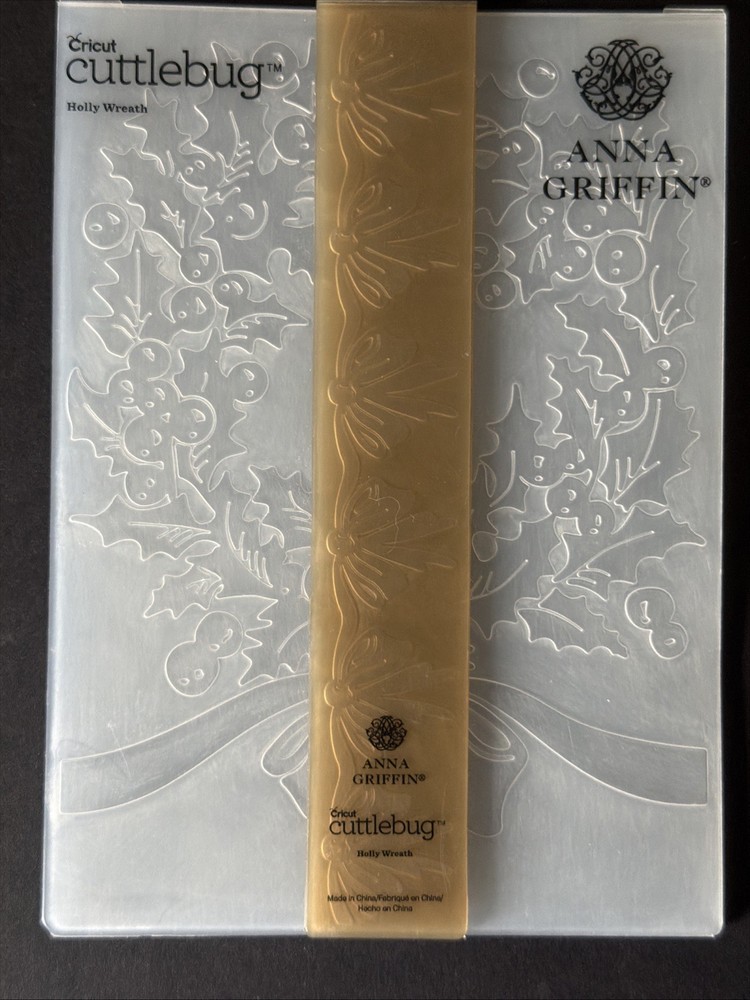 Anna Griffin Cuttlebug Holly Wreath 5" x 7" Embossing Folder and Border