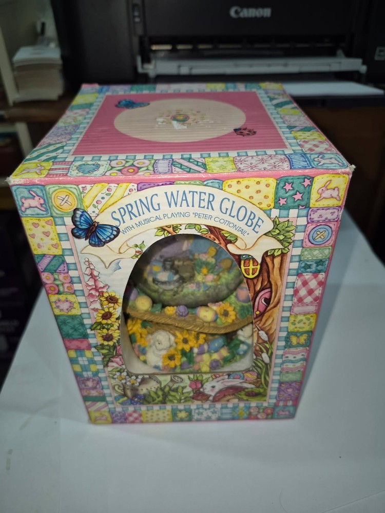 Peter Cottontail Spring Water Globe Glitter Musical Wind Up Easter Egg OT1