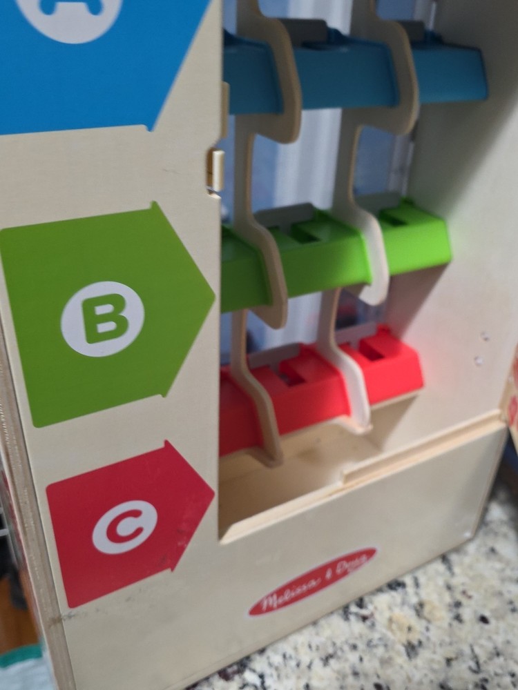 Melissa & Doug Wooden Vending Machine (Machine Only)