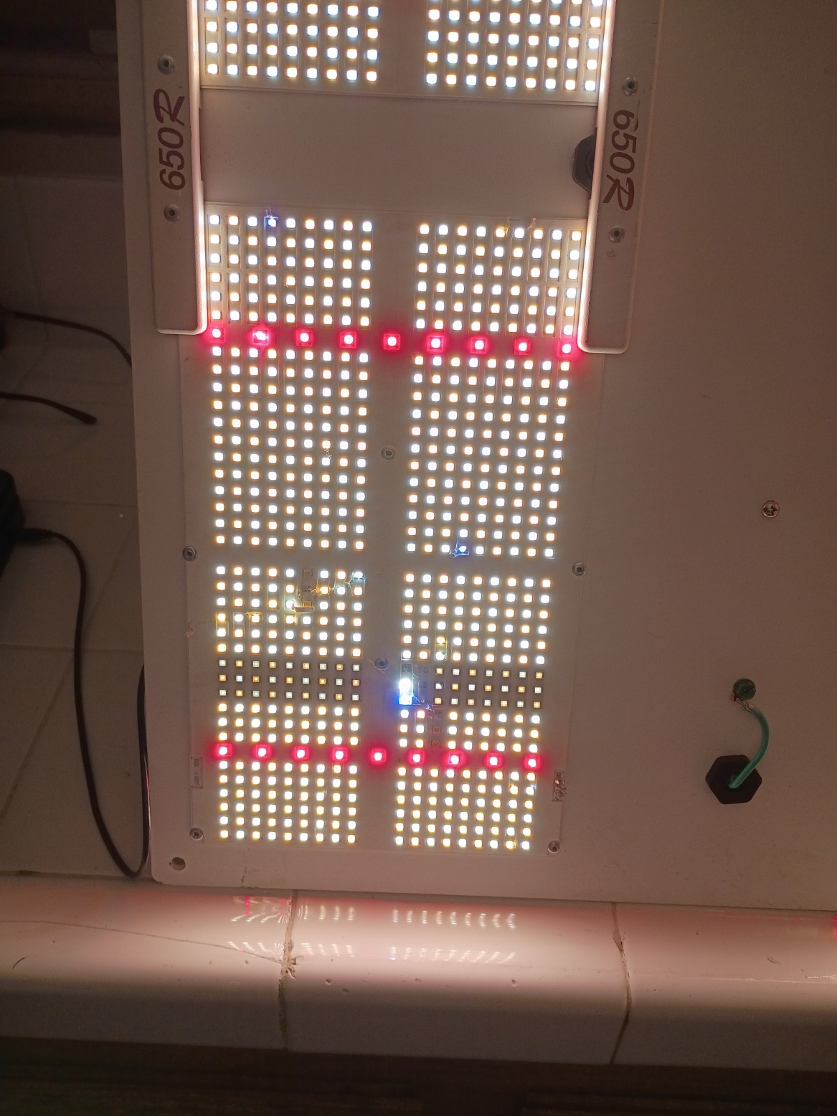 HLG 650R Diablo LED Grow Light, Used Horticulture Lighting