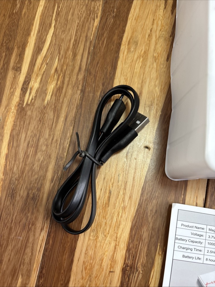 PIPAPI Rechargeable Magnetic Clip Reading Light / New