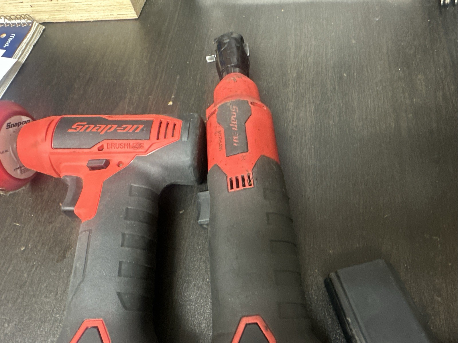 Snap-On 14.4V Ratchet Polisher Sander Brushless Cordless And 3 Batteries 2.5 Ah