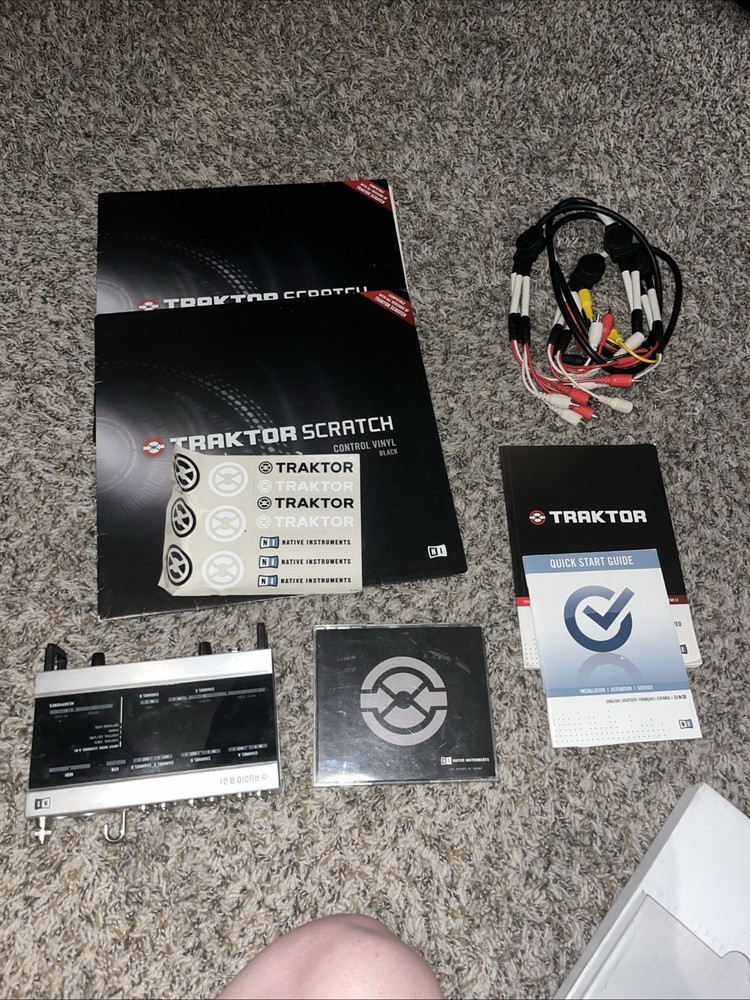 Native Instruments Traktor Scratch Pro DJ Performance Package Audio 8