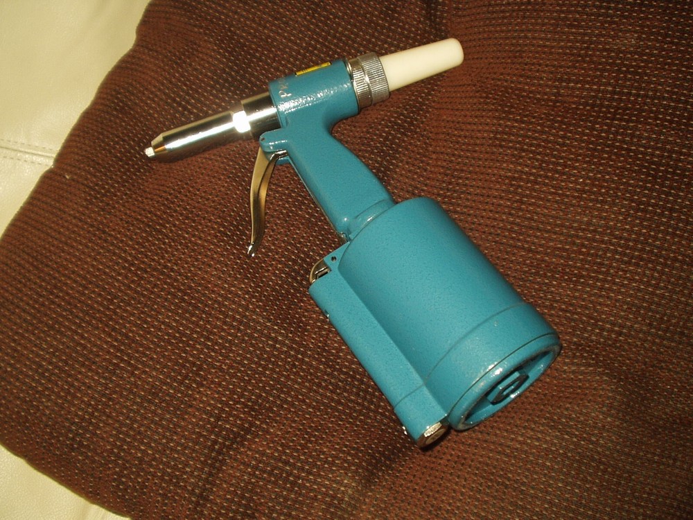 CENTRAL PNEUMATIC AIR HYDRAULIC RIVETER No. 1668