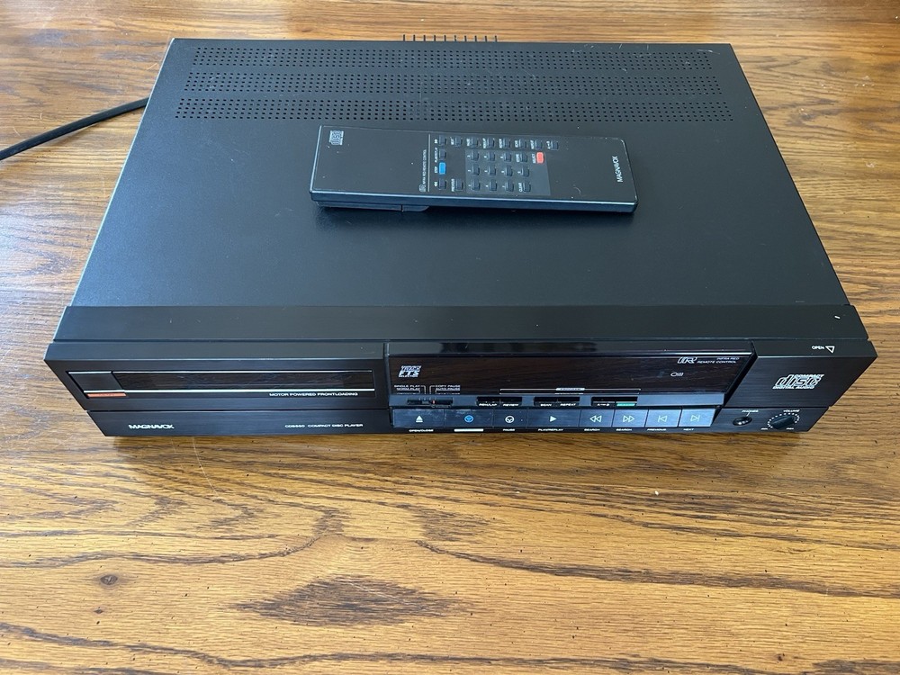 Magnavox CDB650 CD Player with Remote Control Phillips TDA DAC chip