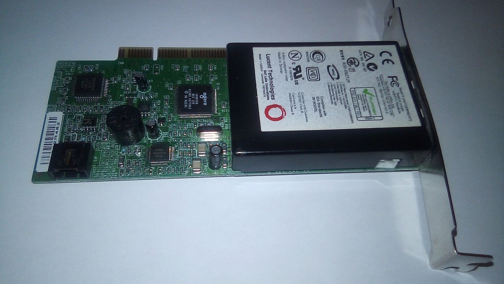 Lucent Technologies 56K PCI Modem Model V1456VQH89B(INT)
