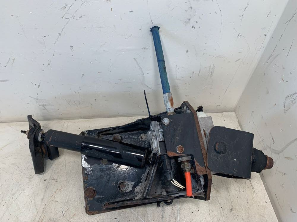 2008 Autocar WX Cab Mount (630-10609)