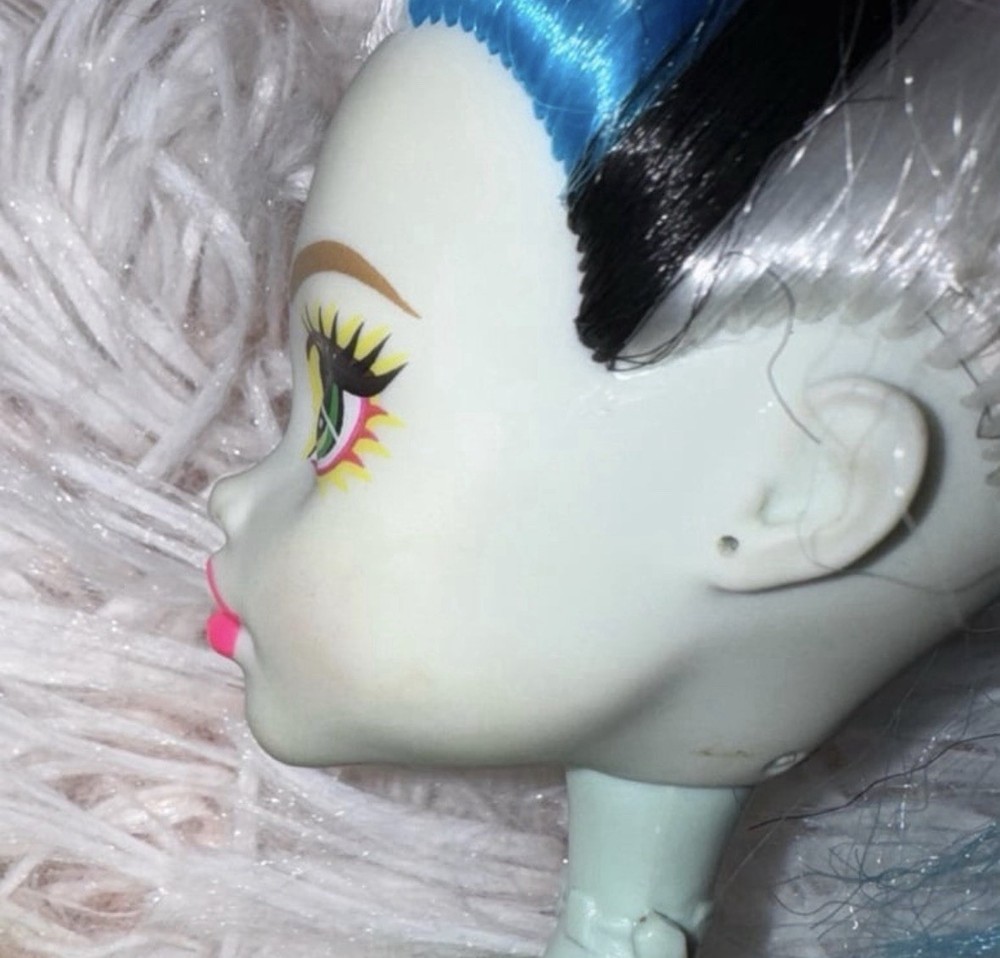 Monster high frankie 2016 voltage electrified doll