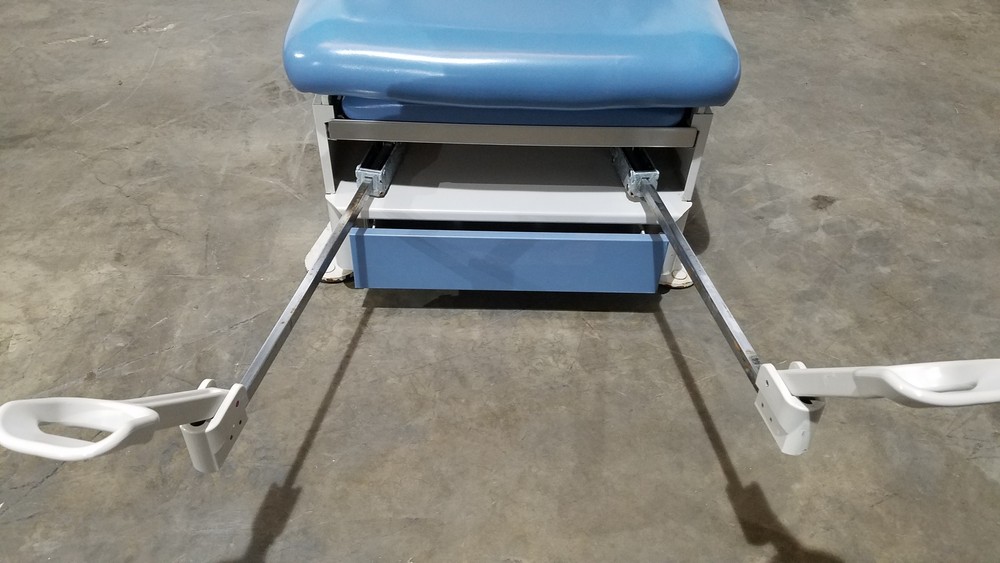 UMF 4070 Power Table With Hand Control