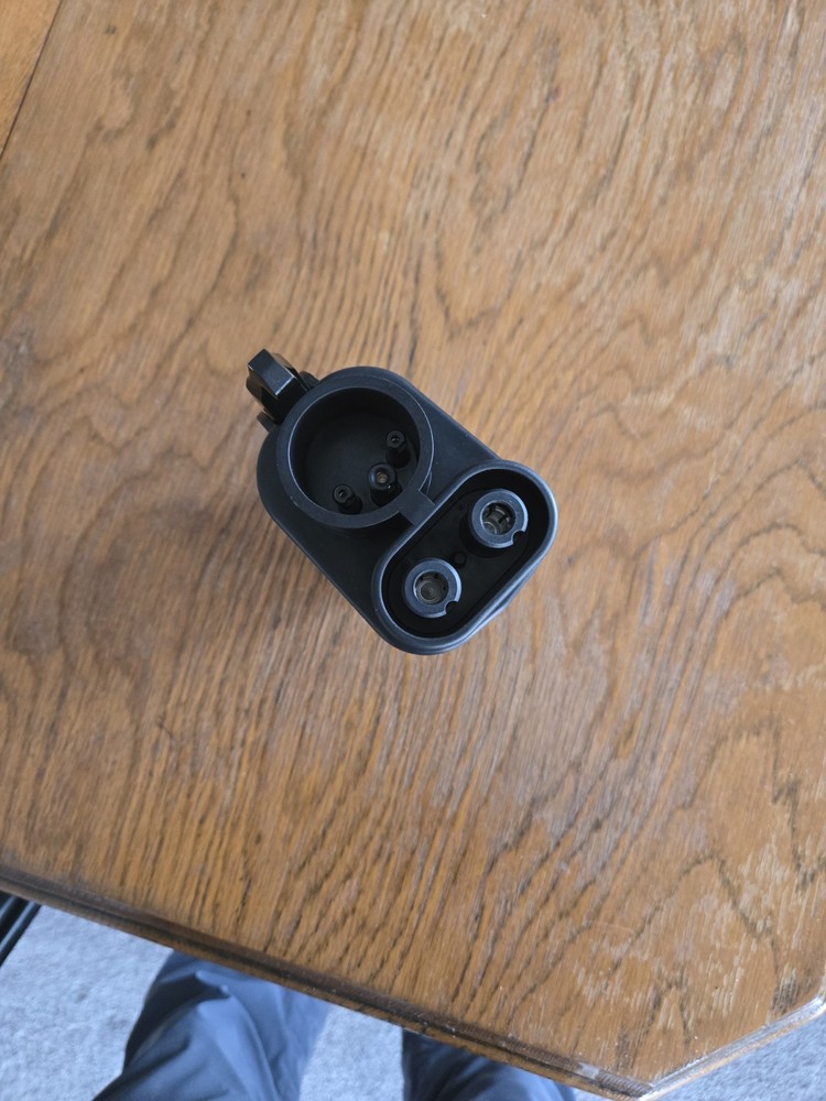 NACS to CCS ADAPTER GM