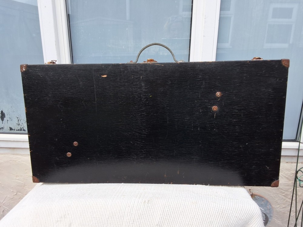 LARGE VINTAGE BLACK CARPENTERS TOOL BOX with METAL HANDLE