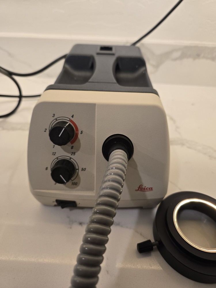 Leica CLS 150 Fiber Optic Ring Light Illuminator Light Source Tested Working