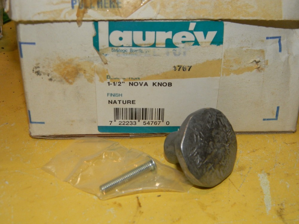 Laurey 54767  1 1/2" Nova Nature  Knob Pull