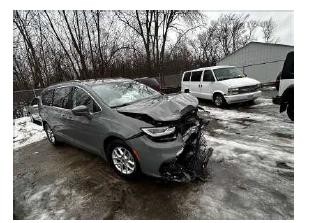 Used Floor Jack fits: 2022 Chrysler Pacifica  Grade A
