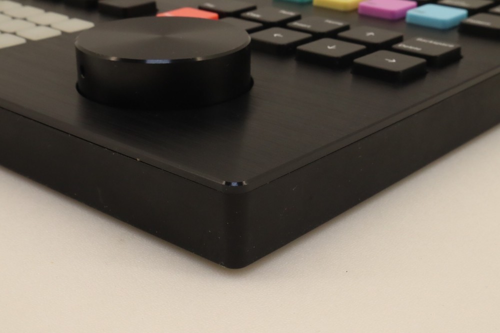 Polyend Tracker Sequencer sampler effects MIDI workstation wavetable synthesis